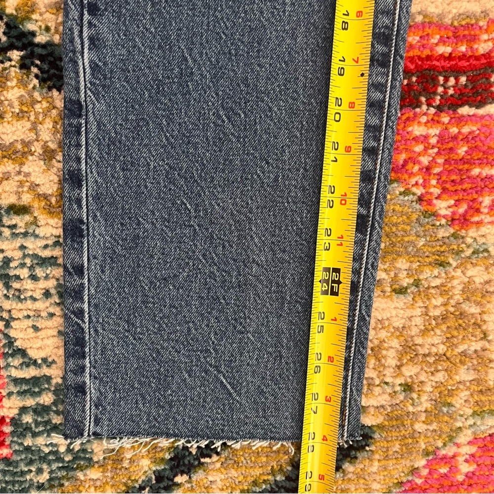 Good American Good Vintage Frayed Hem Jeans - Picture 6 of 13